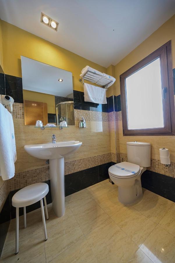 Hotel La Barrosa Абехар Экстерьер фото