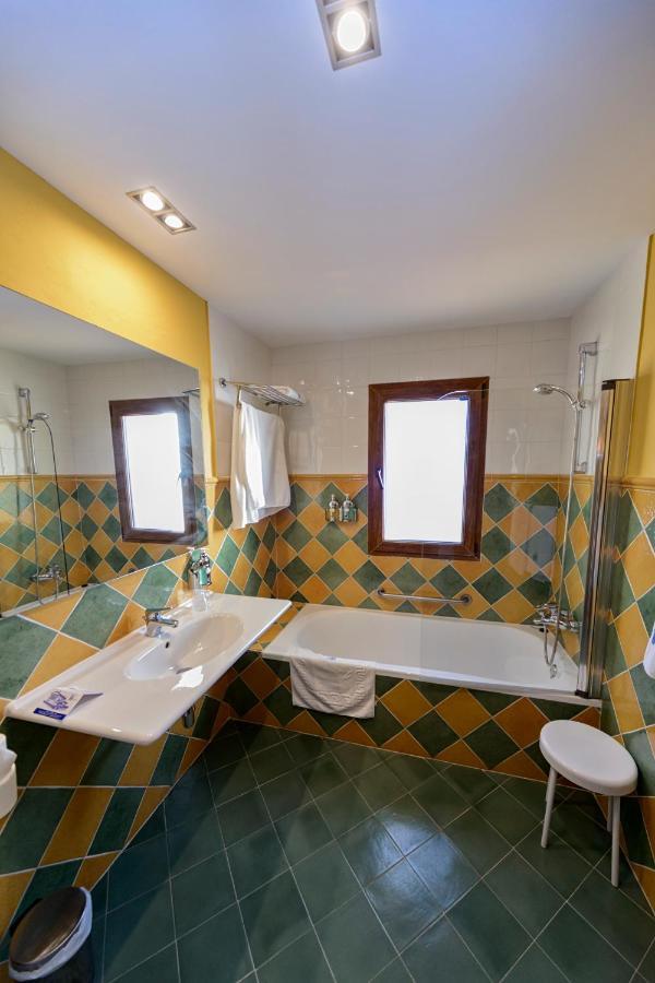 Hotel La Barrosa Абехар Экстерьер фото